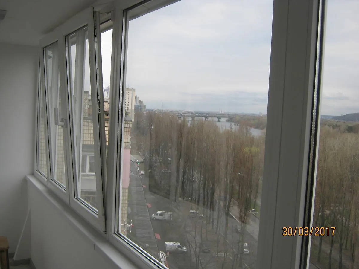 Apartment On Rusanivska 16 키예프